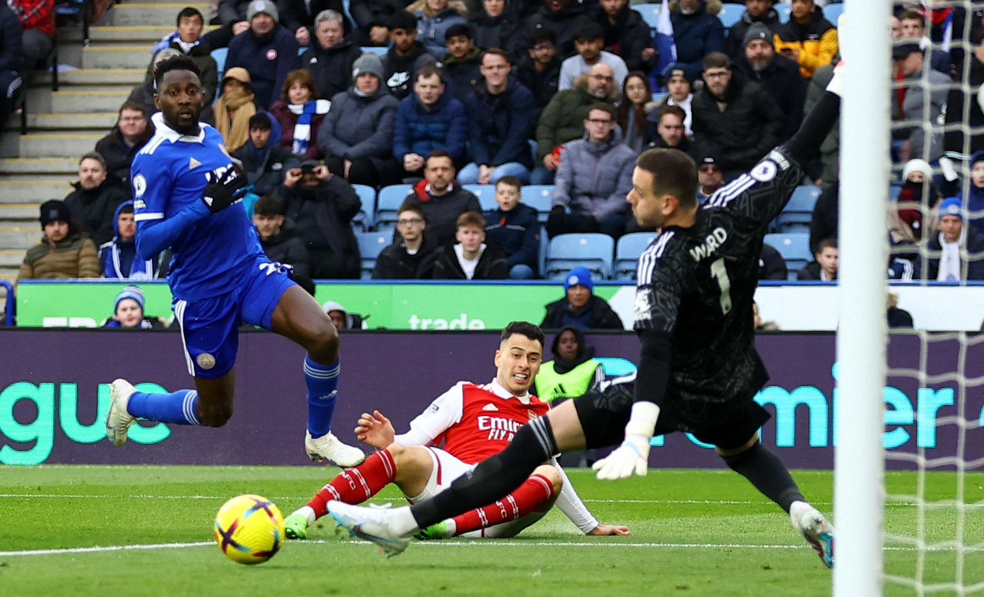 更彰显了她 更彰显了她